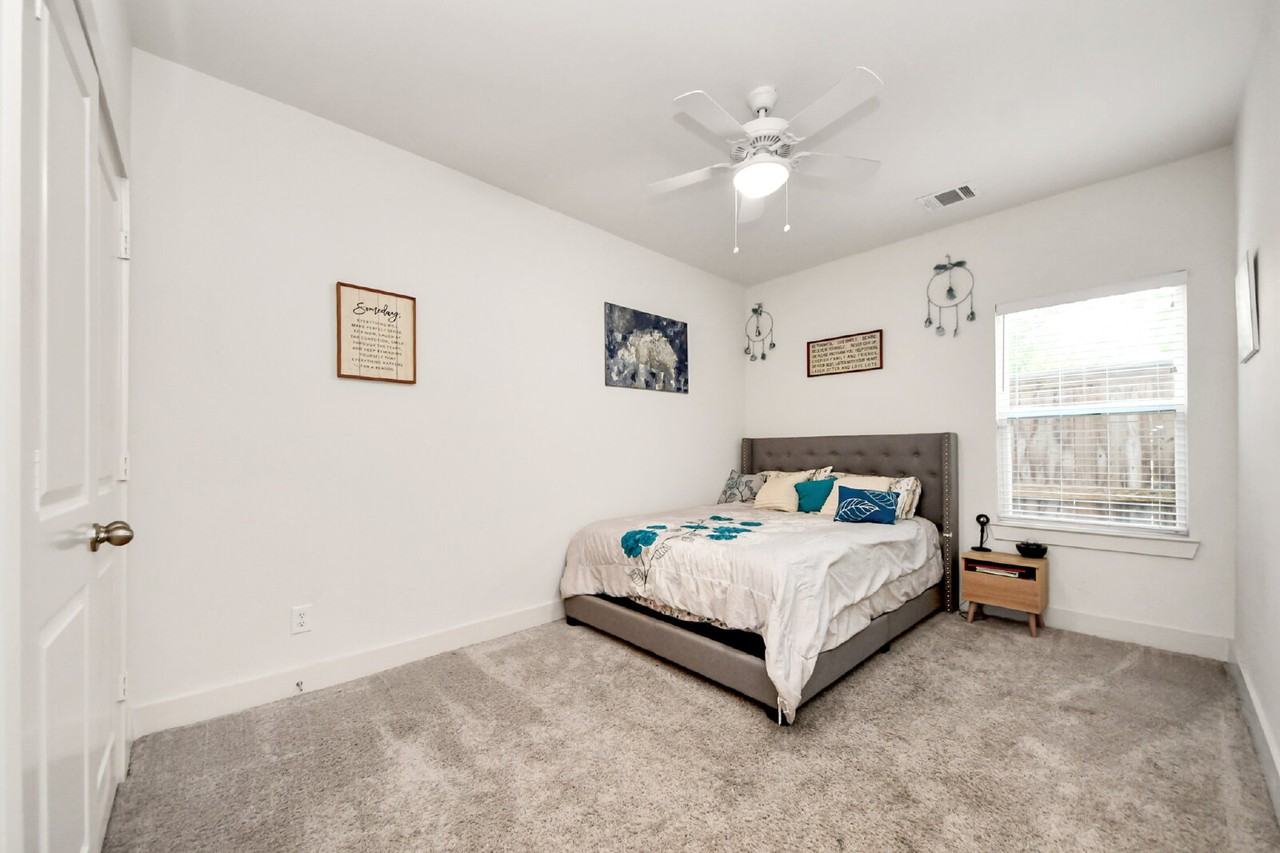 3622 Griggs Rd - Photo 3 of 33