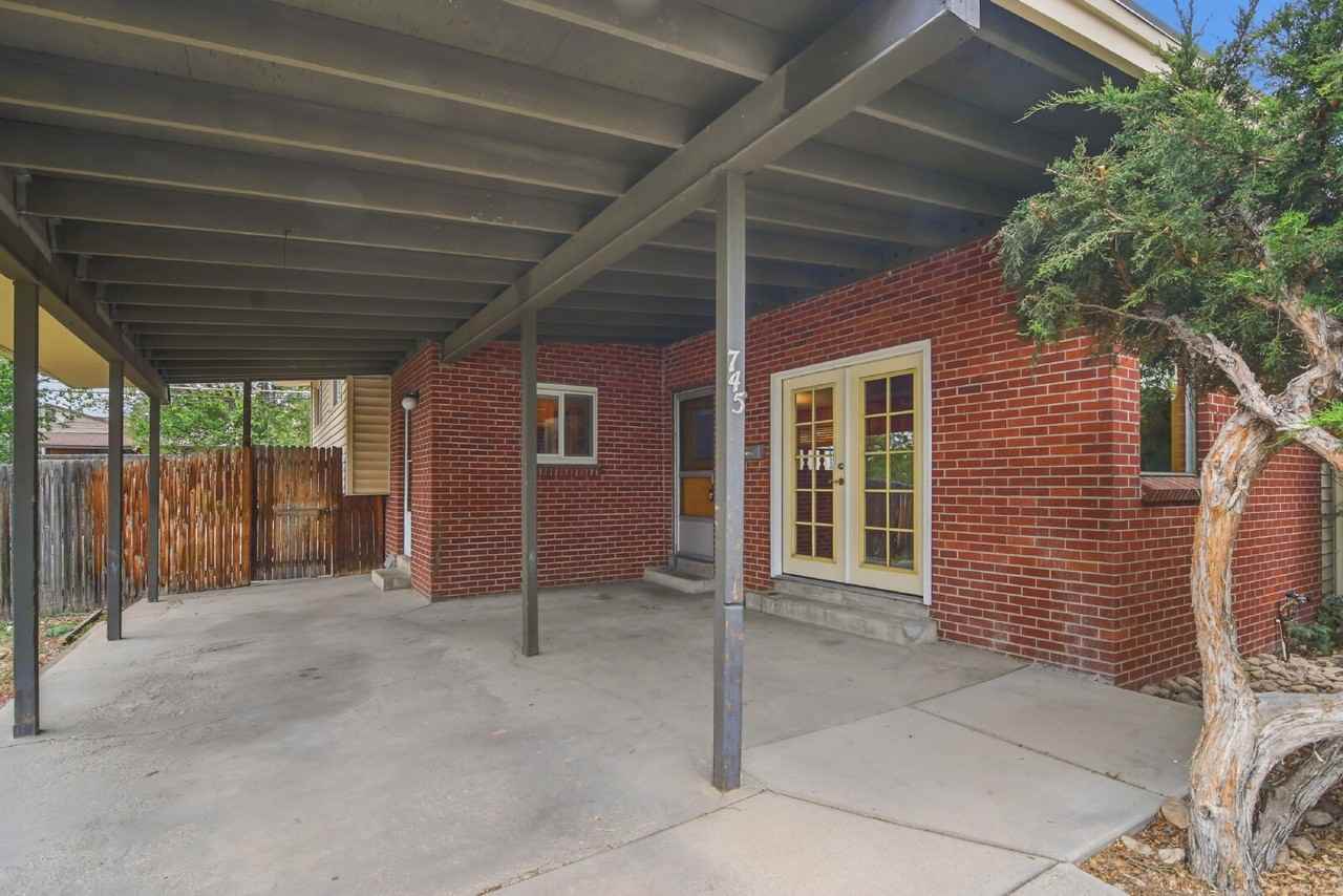 745 Marble St - Photo 3 of 37