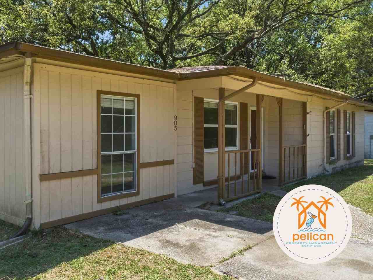 905 Lagoon Dr - Photo 2 of 23