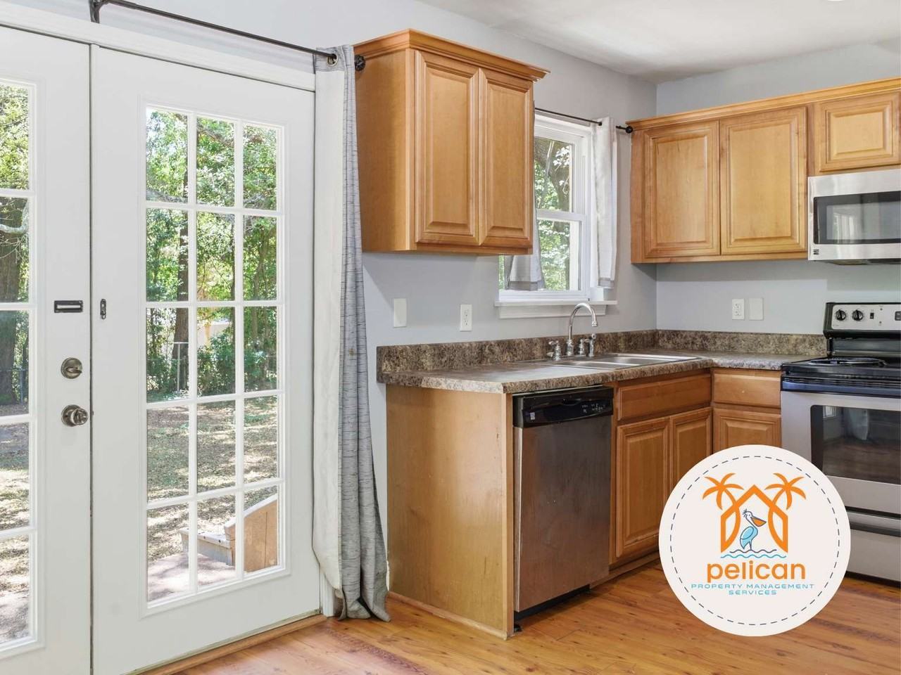 905 Lagoon Dr - Photo 4 of 23