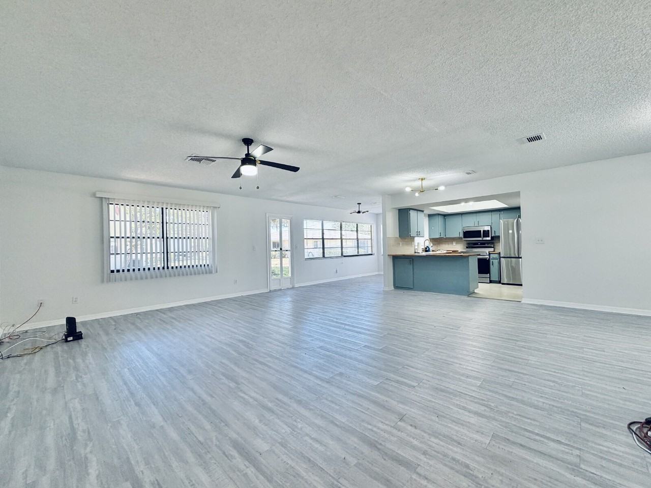 1326 Idlewood Dr - Photo 4 of 38