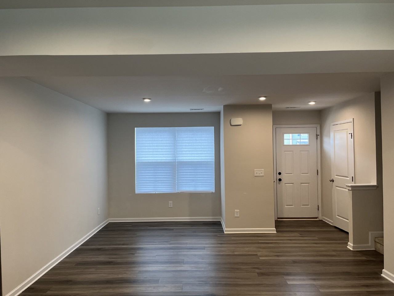 1607 Mountain Ash Ln - Photo 2 of 21