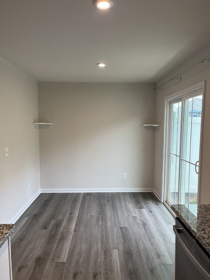 1607 Mountain Ash Ln - Photo 5 of 21