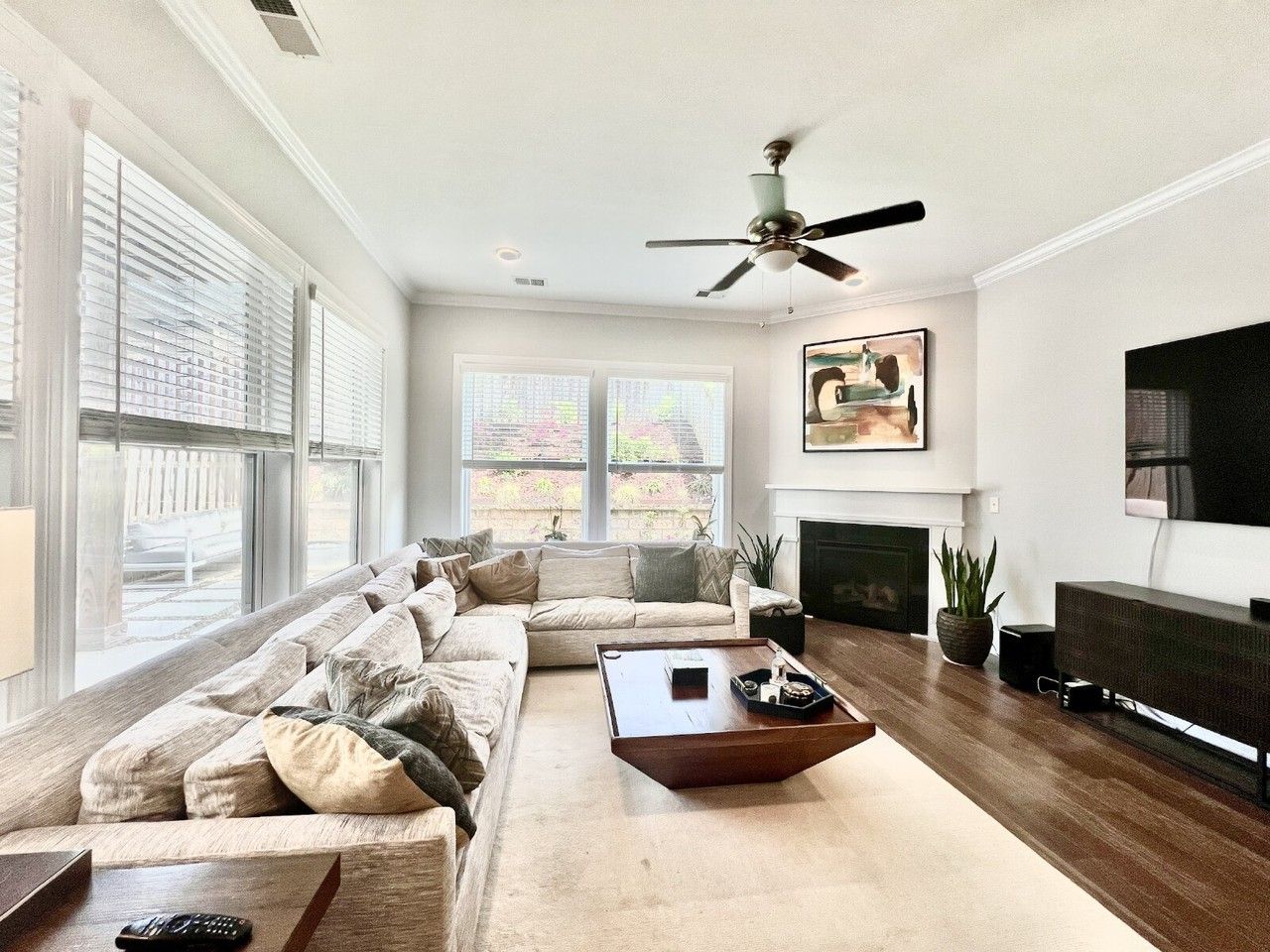 413 Belton St - Photo 3 of 44