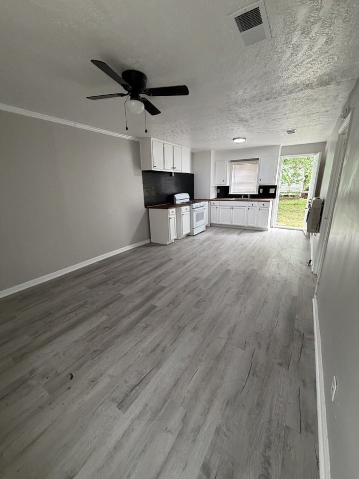 305 Valentour Rd #N - Photo 4 of 11