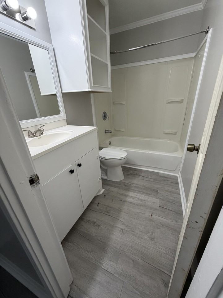 305 Valentour Rd #N - Photo 6 of 11