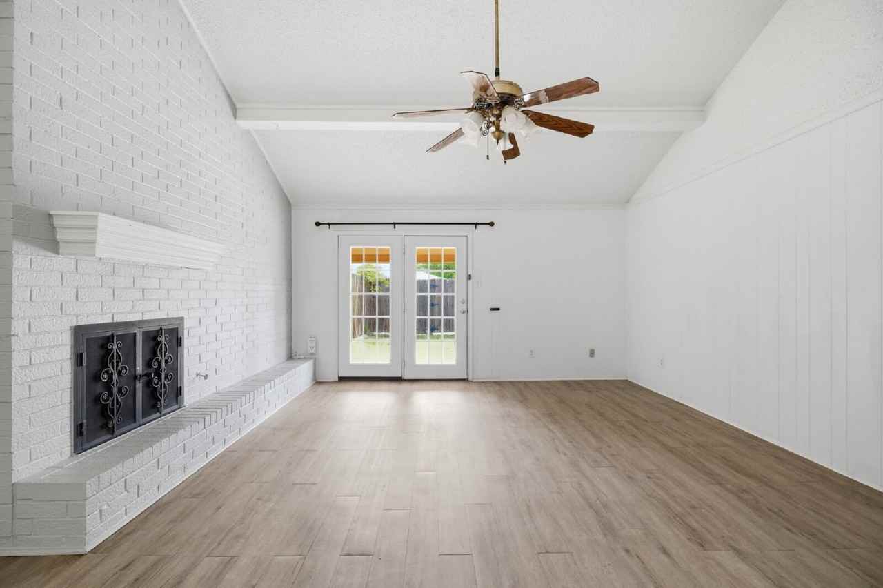 7909 Albany Ave #B - Photo 2 of 13
