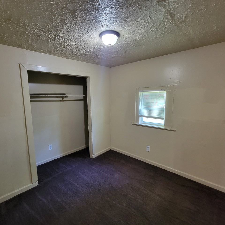 1406 Deloss St - Photo 3 of 8