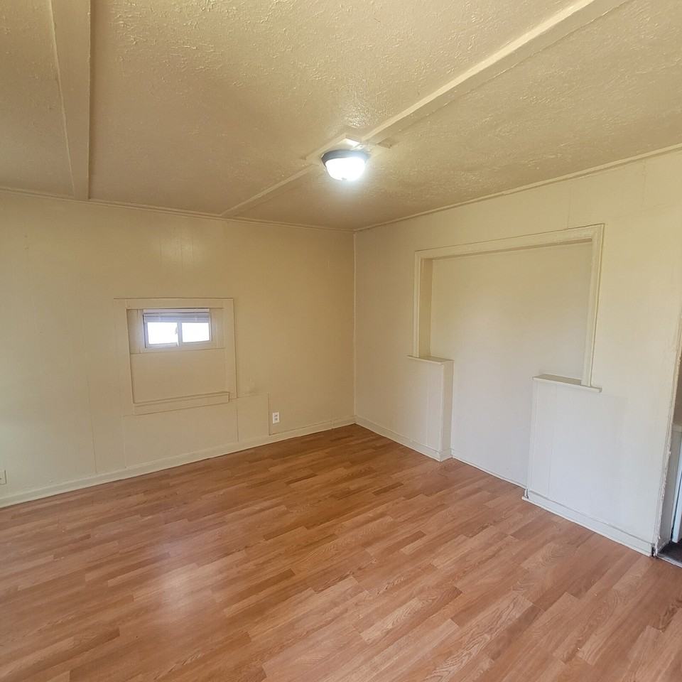 1406 Deloss St - Photo 6 of 8