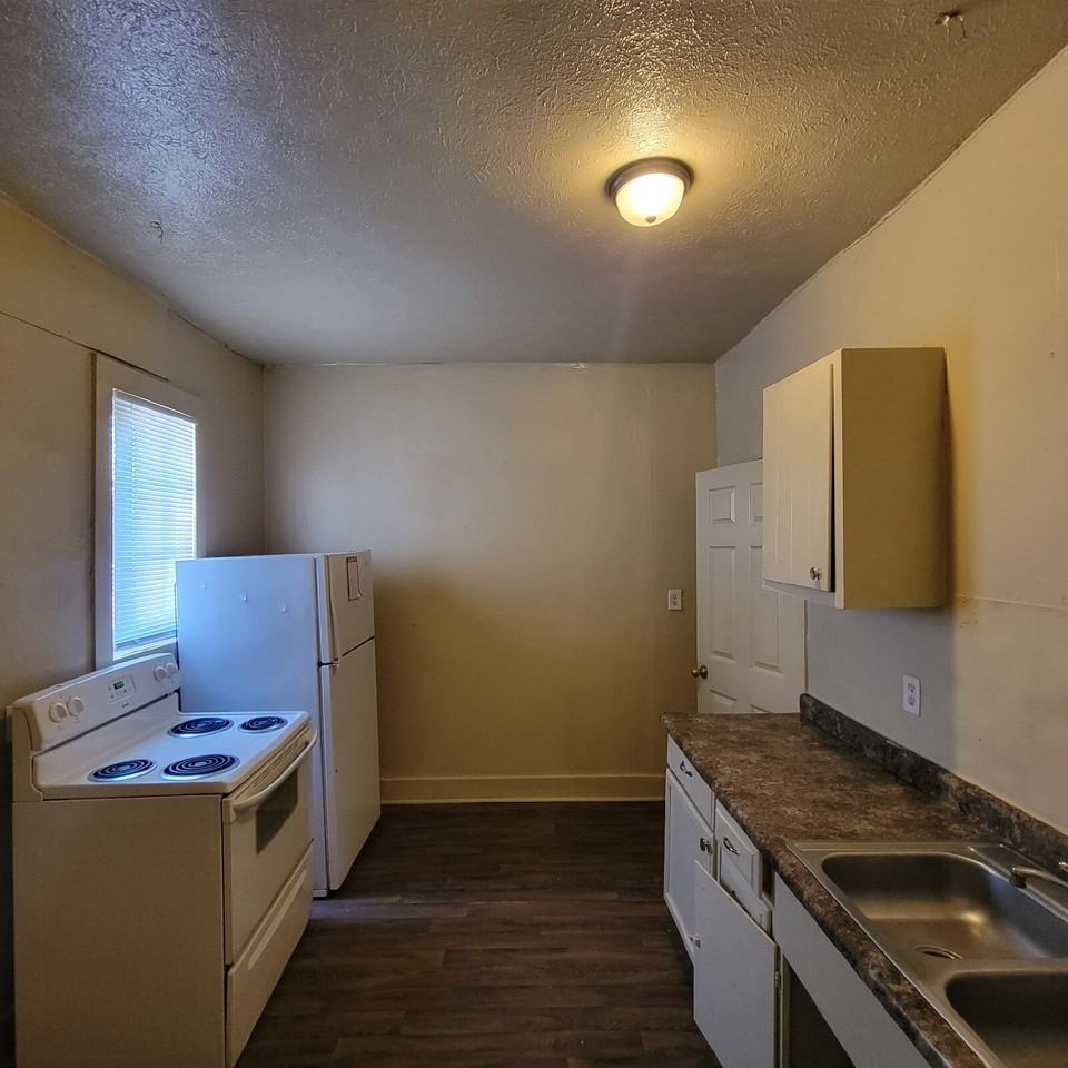 1406 Deloss St - Photo 7 of 8
