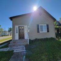 featured image of 801 Warren Ave