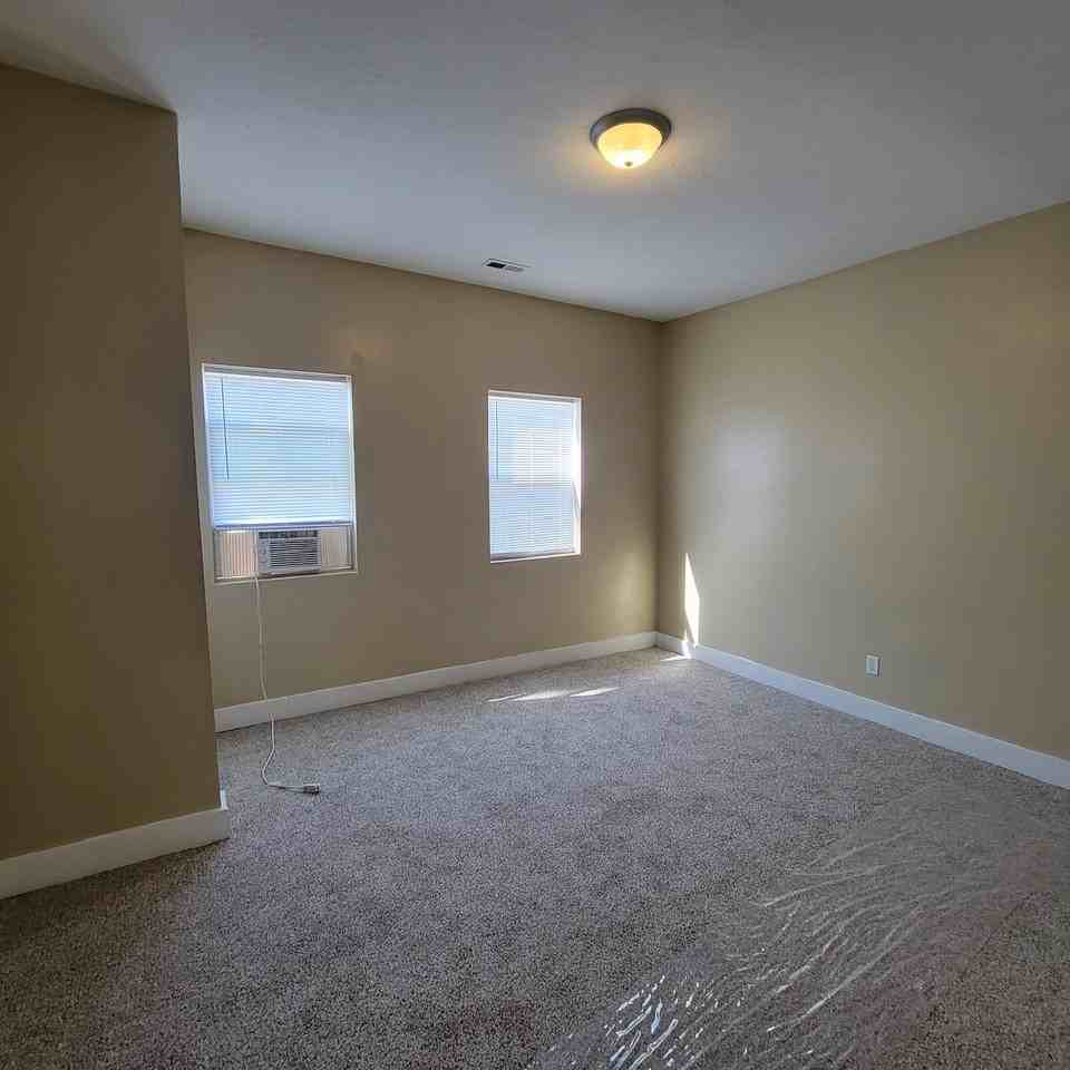 1354 Oliver Ave - Photo 7 of 7