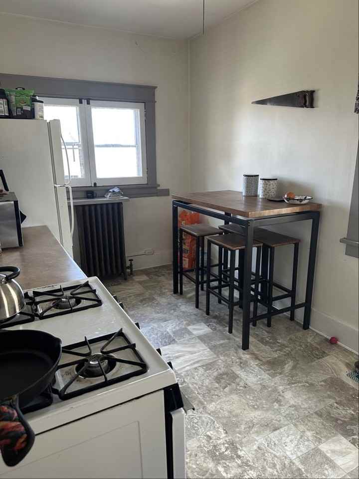 336 W 9th St #336-2R - Photo 2 of 4