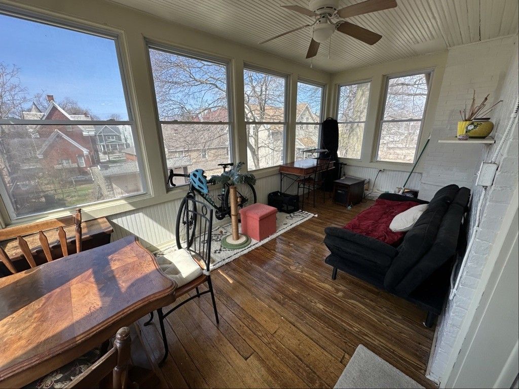 336 W 9th St #336-2R - Photo 4 of 4