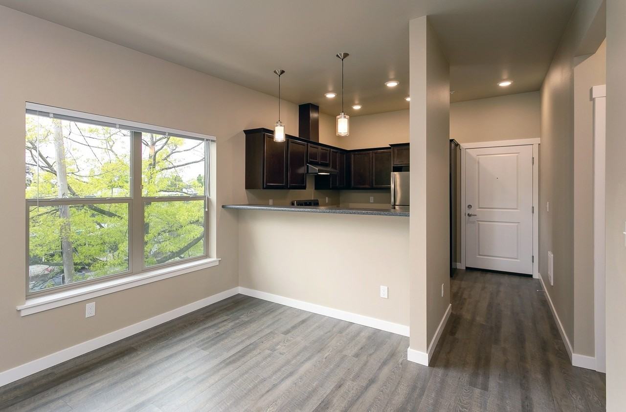 Broadway Station Apartments - Photo 3 of 10