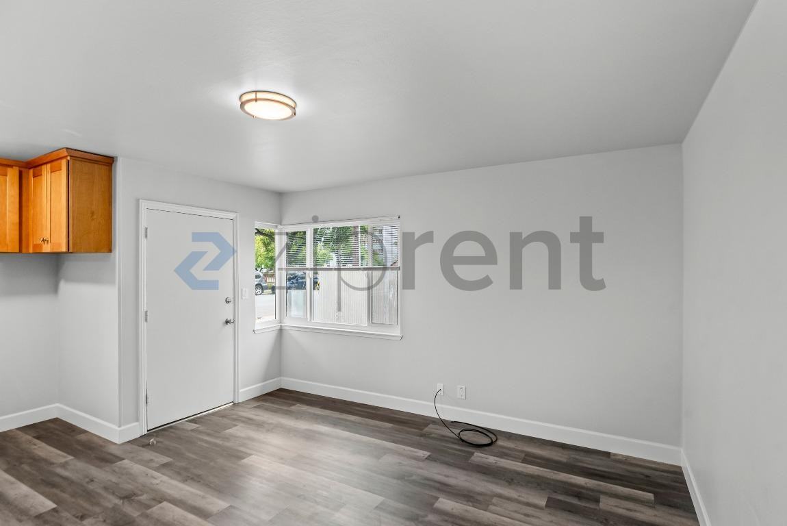 120 Asbury St - Photo 5 of 22