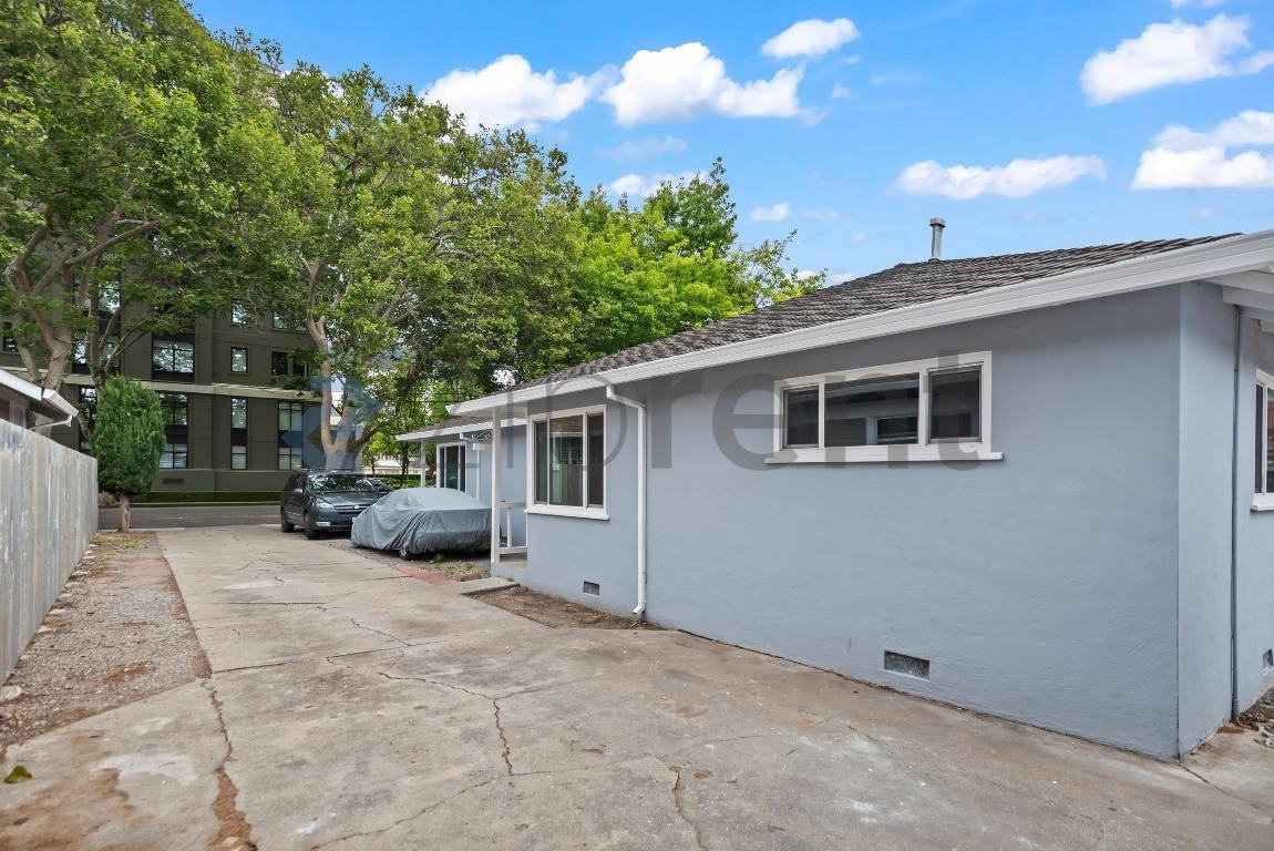 743 Miller St - Photo 4 of 22