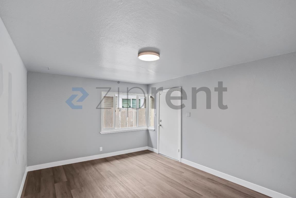 743 Miller St - Photo 6 of 22