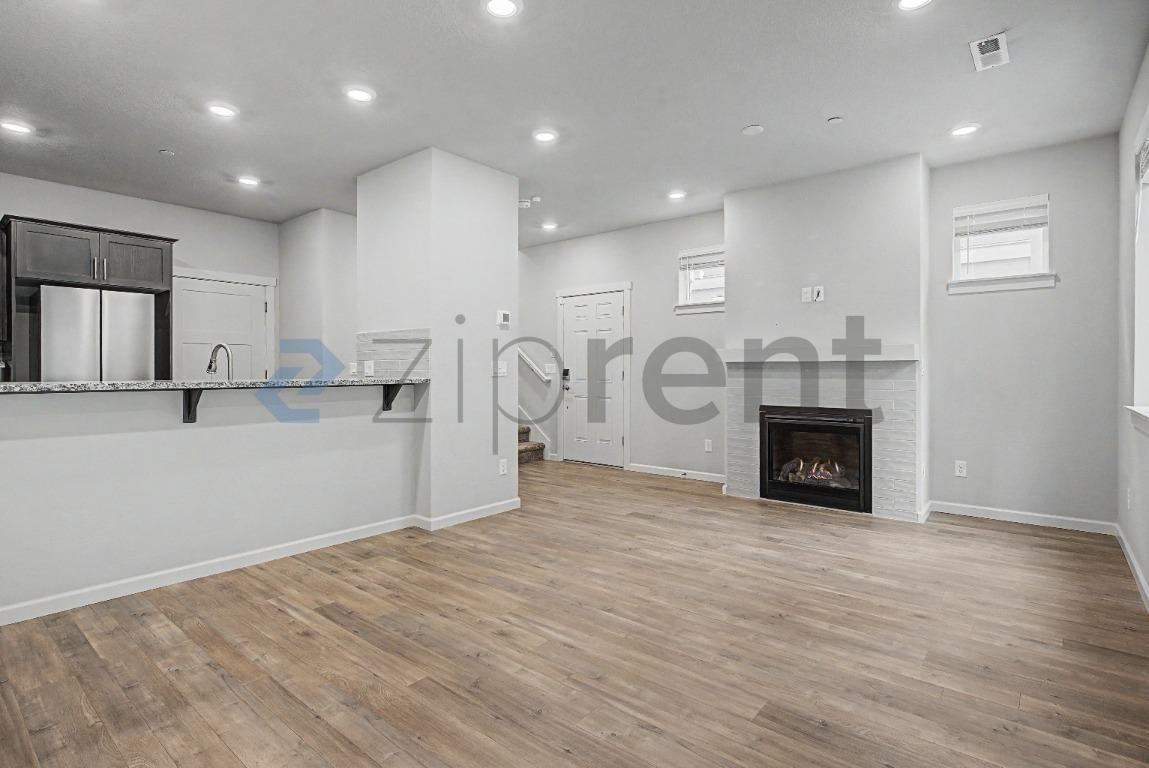 4231 Cloverhill Way - Photo 7 of 21