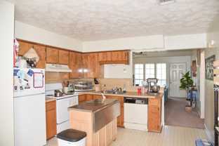 1900 Woodsman Dr #B - Photo 1 of 1