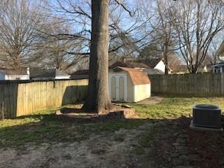 3219 Elmore Park Rd - Photo 3 of 20