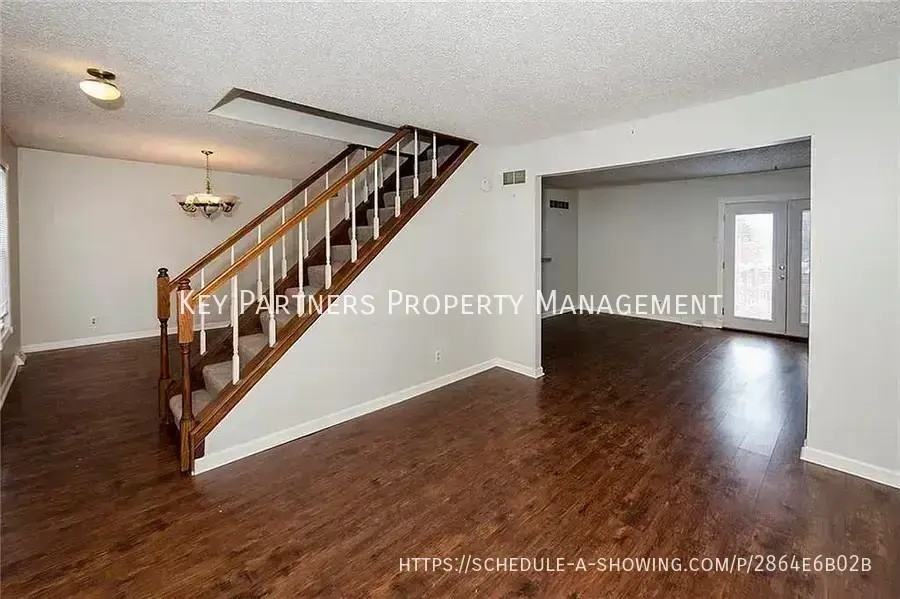 138 Nelson Cir - Photo 2 of 9