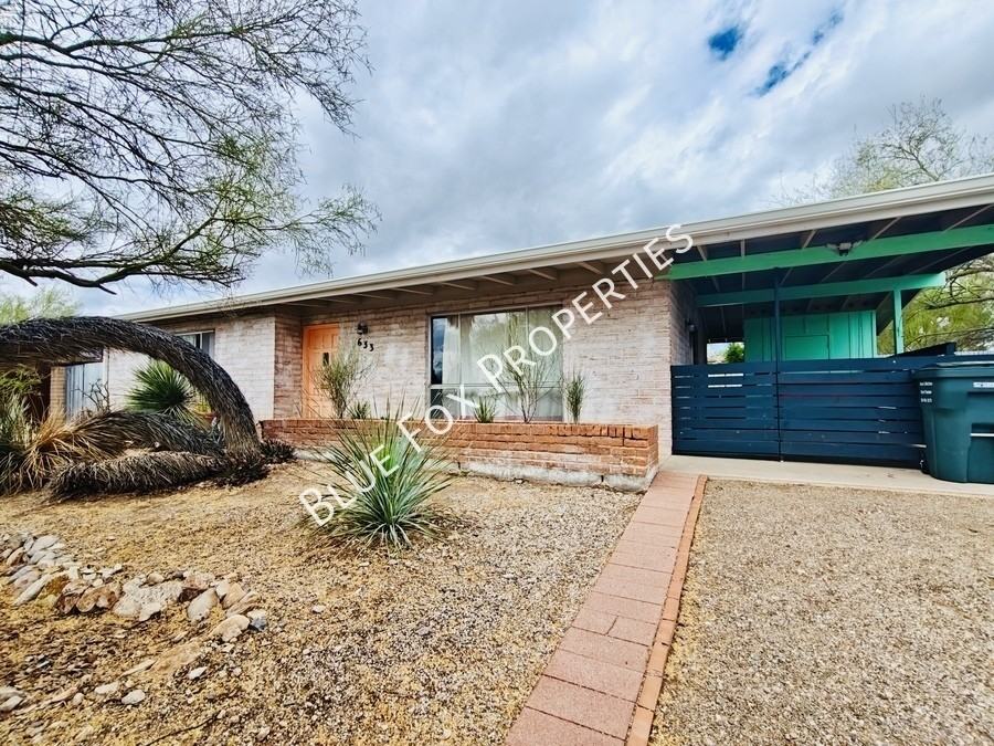633 N Avenida Calma - Photo 2 of 21