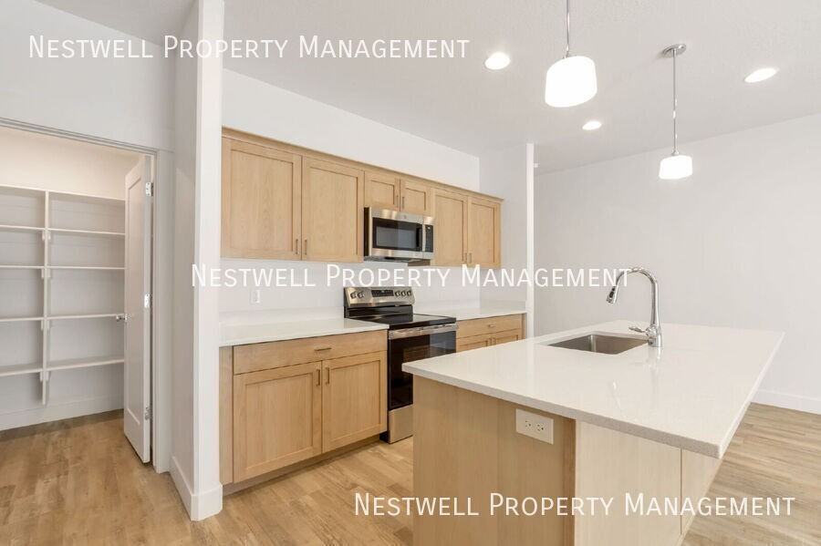 1686 W 2770 S - Photo 3 of 30