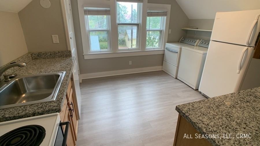 114 E Espanola St - Photo 5 of 8
