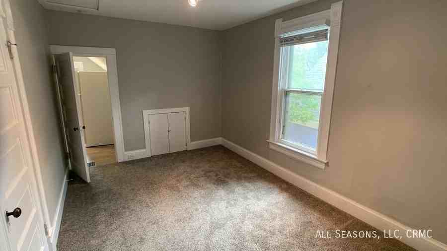 114 E Espanola St - Photo 6 of 8