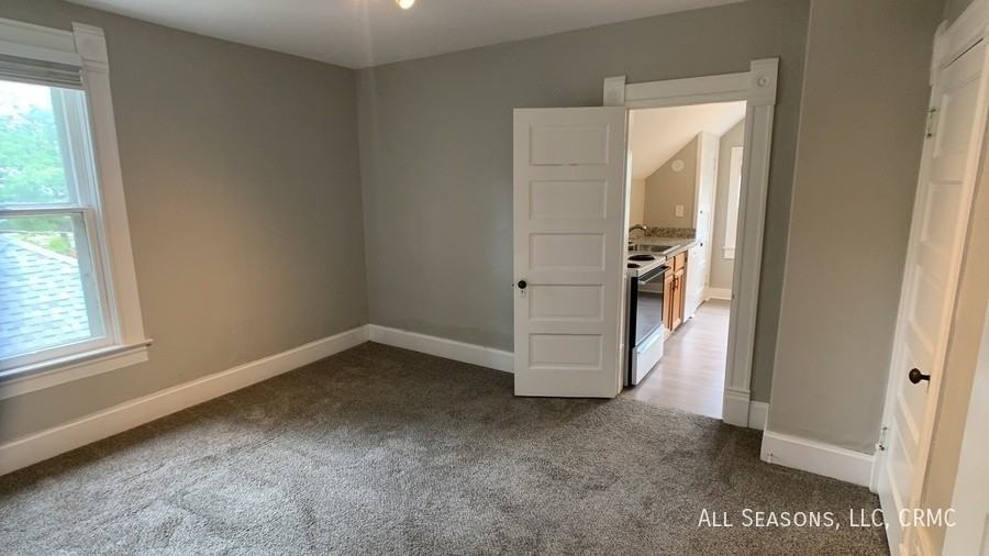 114 E Espanola St - Photo 7 of 8