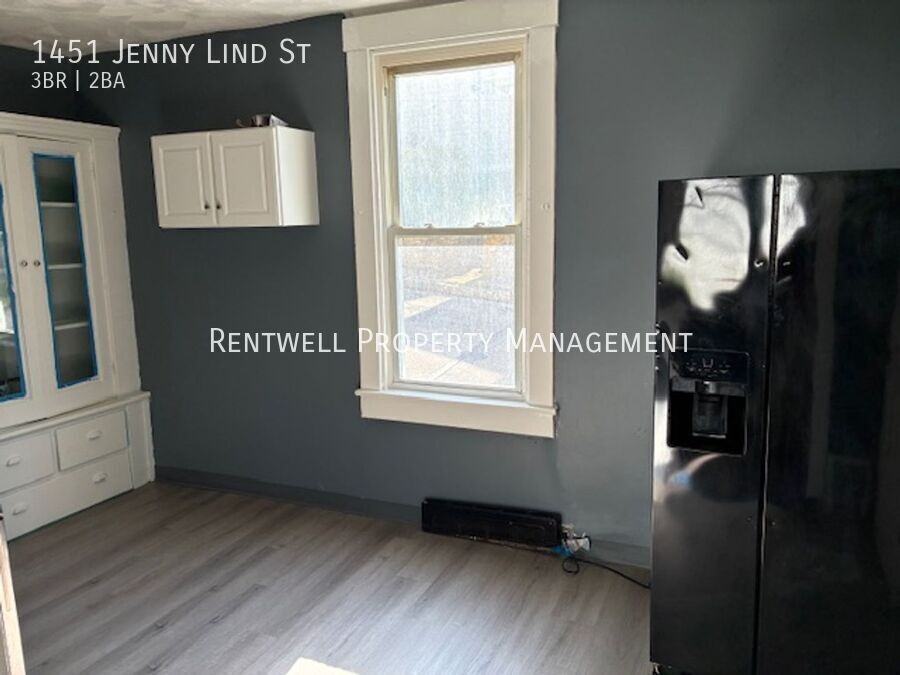 1451 Jenny Lind St - Photo 4 of 12
