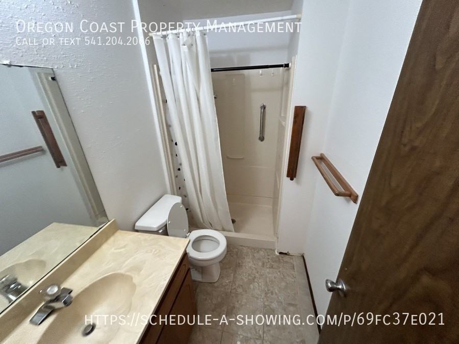 3940 Evergreen Ave Apt 3 #3 - Photo 5 of 9