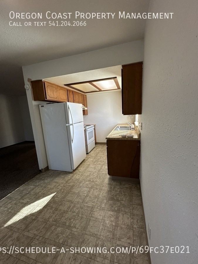 3940 Evergreen Ave Apt 3 #3 - Photo 3 of 9