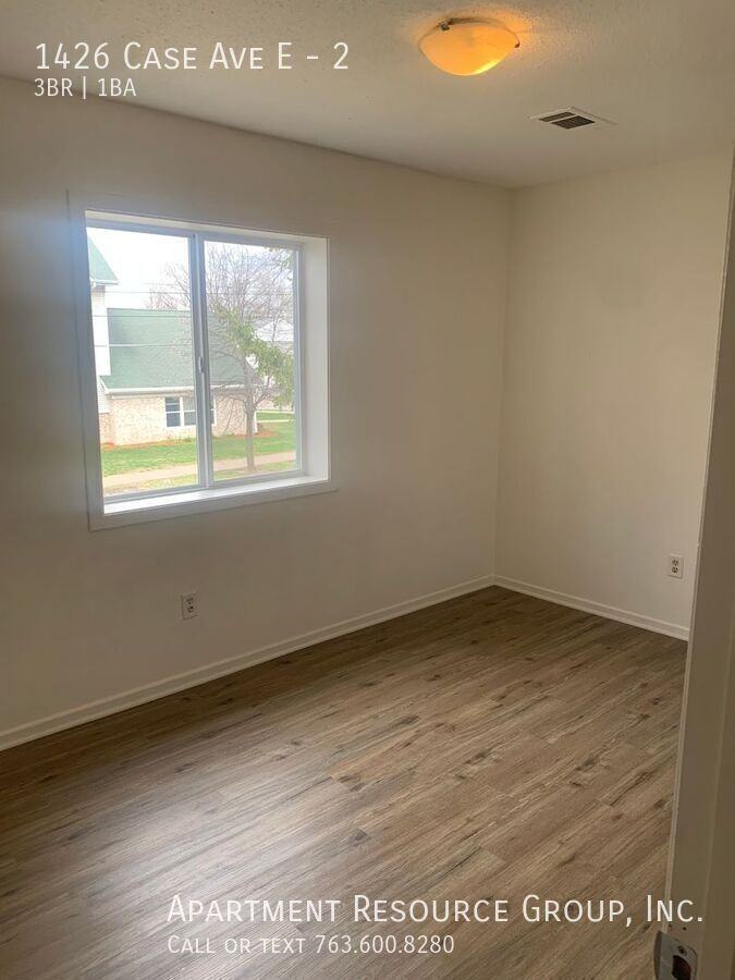 1426 Case Ave E #2 - Photo 3 of 10