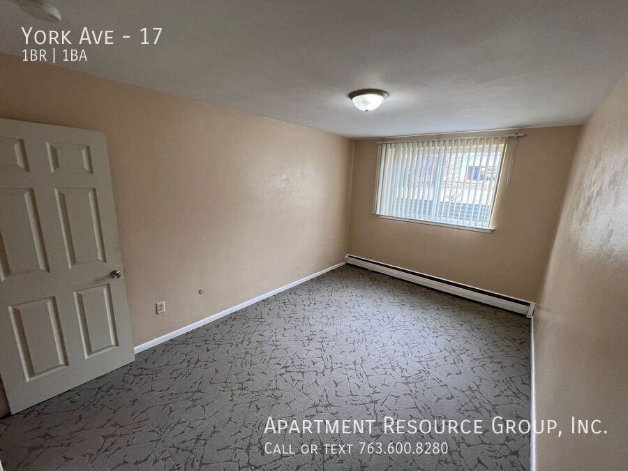 York Ave #17 - Photo 2 of 11