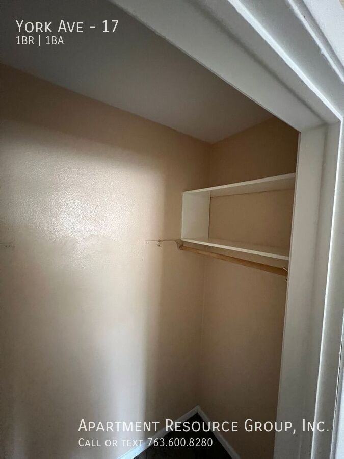 York Ave #17 - Photo 3 of 11