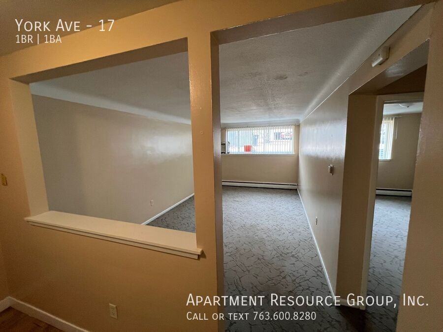 York Ave #17 - Photo 7 of 11