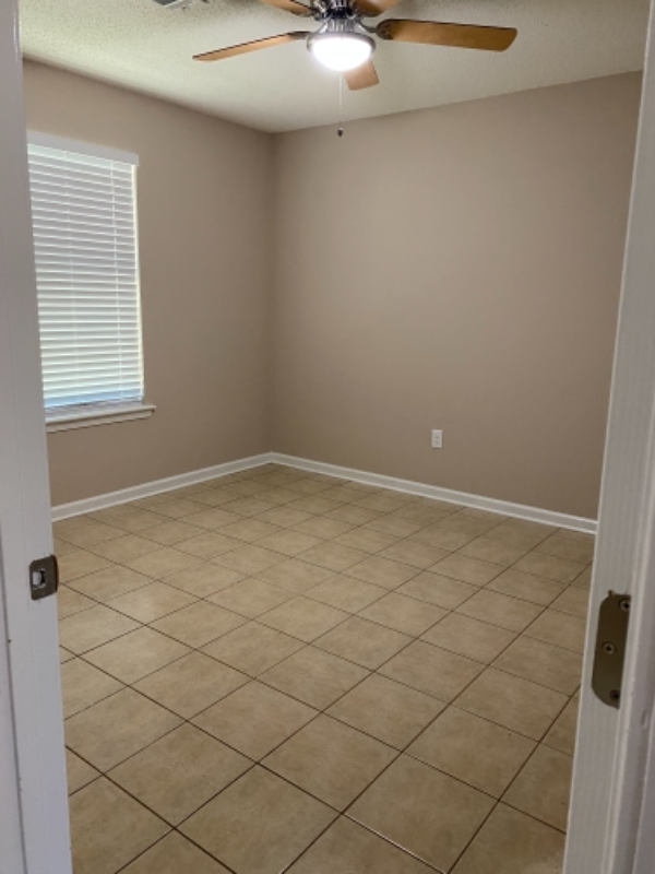 1103 W Myrtle St #A - Photo 5 of 10