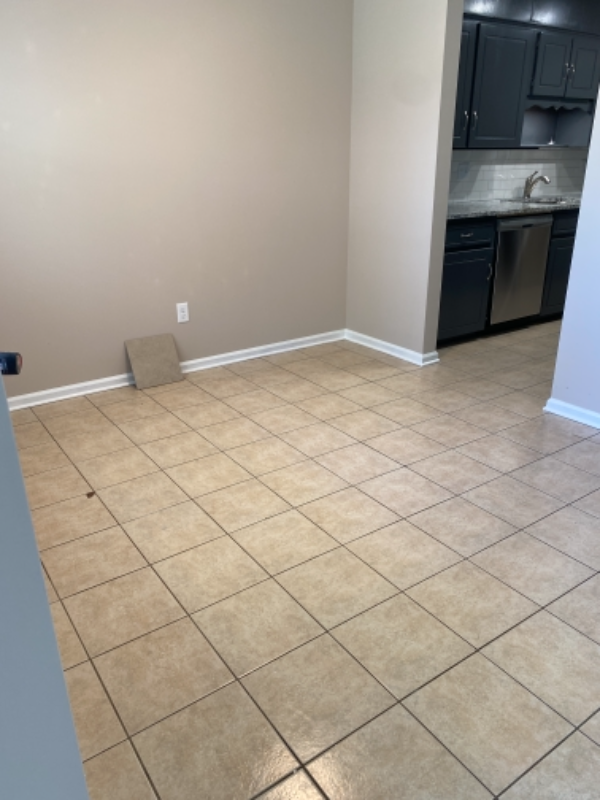 1103 W Myrtle St #A - Photo 7 of 10