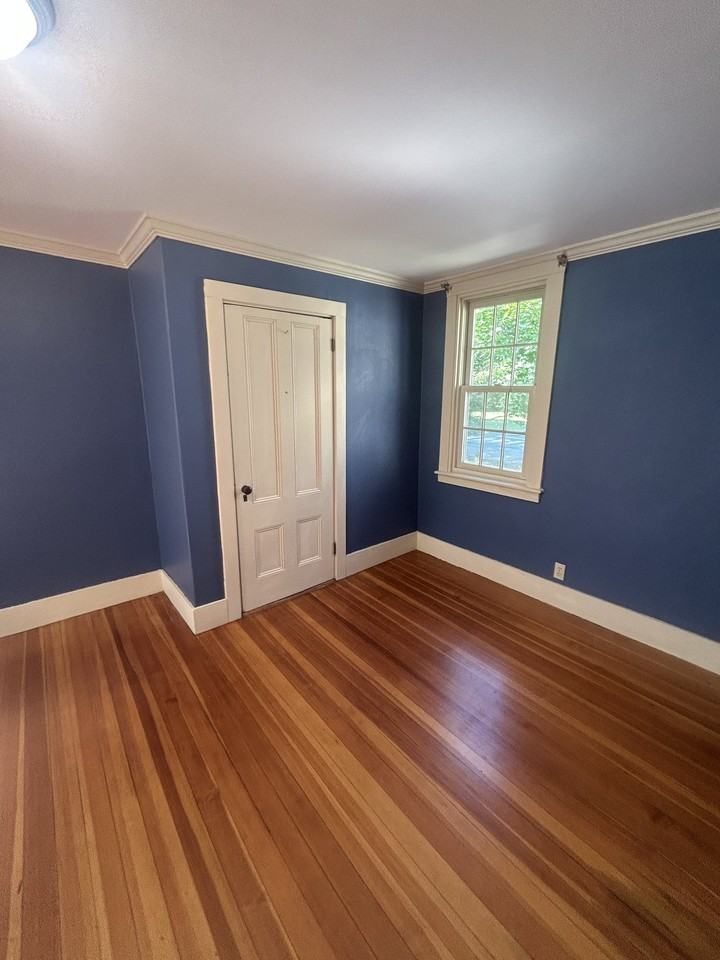 35 Noble St #1 - Photo 4 of 10