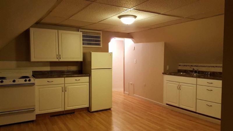 521 Dewey Ave N - Photo 2 of 8