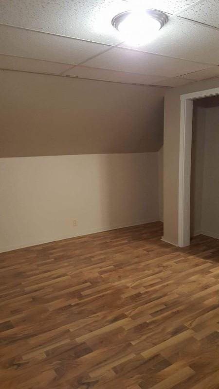 521 Dewey Ave N - Photo 3 of 8