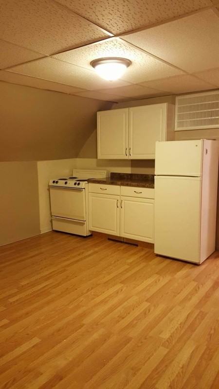 521 Dewey Ave N - Photo 4 of 8