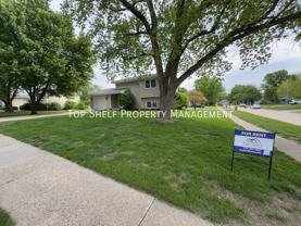 703 11th Ave Nw - Photo 1 of 1