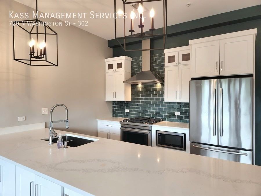 720 N Washington St #302 - Photo 2 of 22