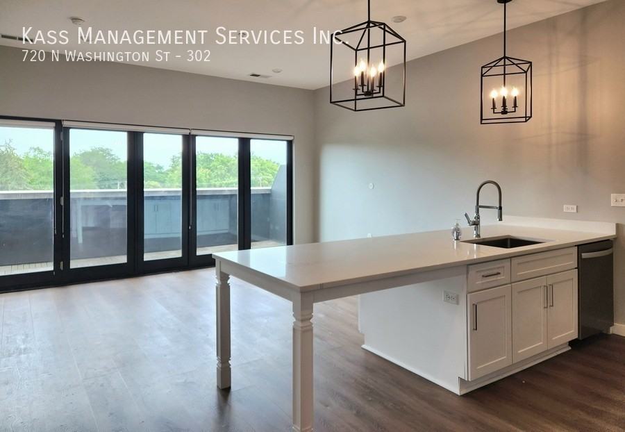 720 N Washington St #302 - Photo 6 of 22