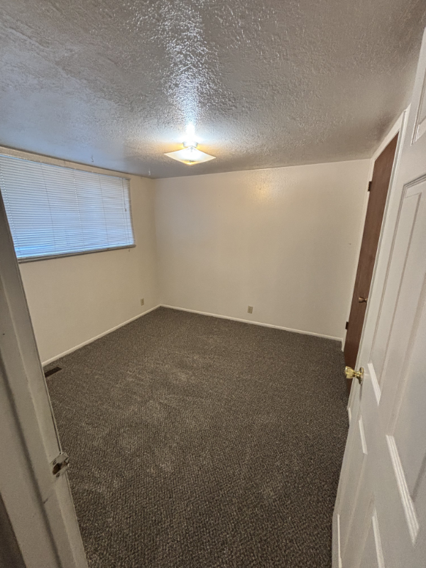 363 Noble Rd - Photo 5 of 6