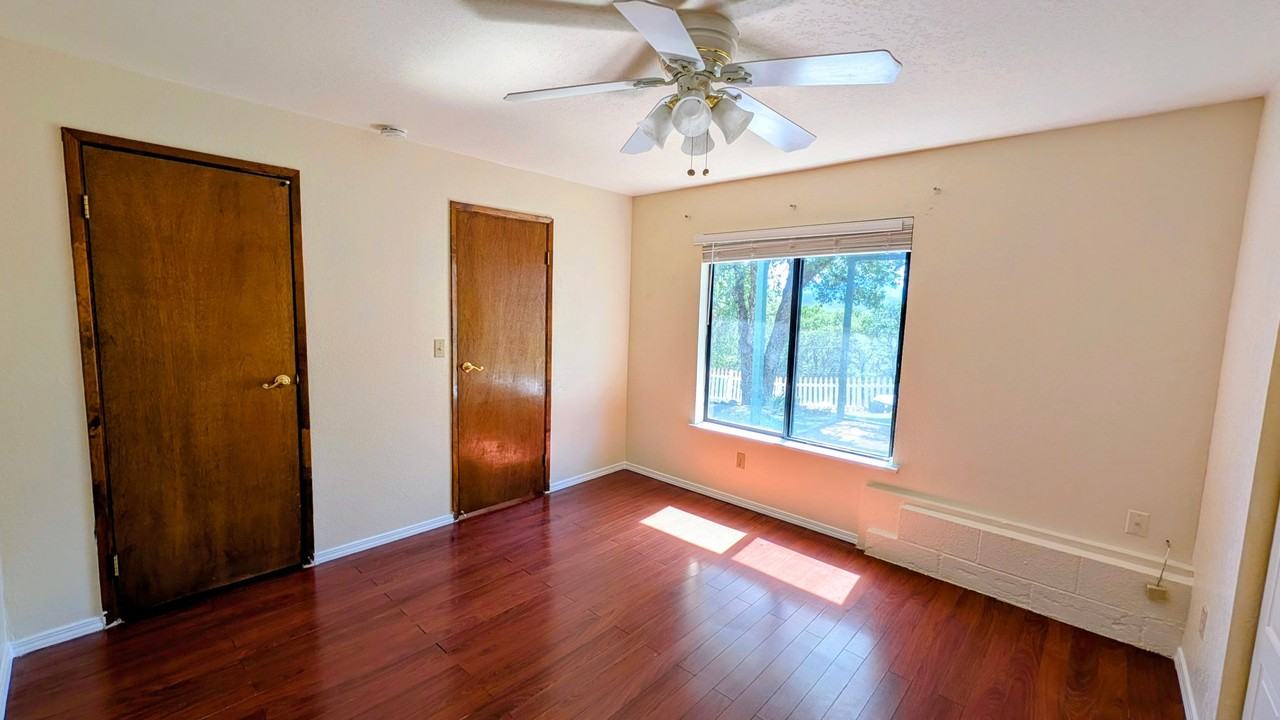 18818 W Ridge View Dr #B - Photo 3 of 12