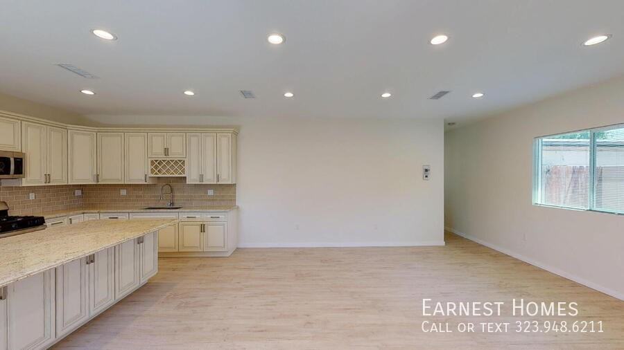 7252 Glade Ave - Photo 4 of 19